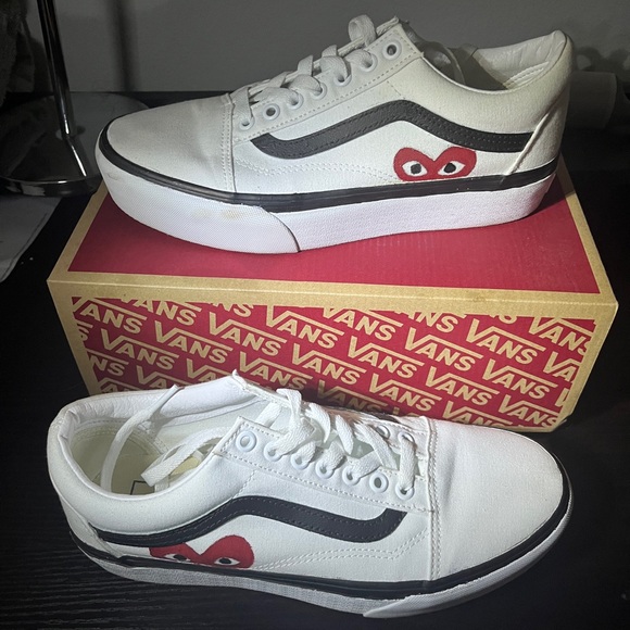 Custom Old Skool Vans ( Comme Des Garçons Play ) - Picture 2 of 5